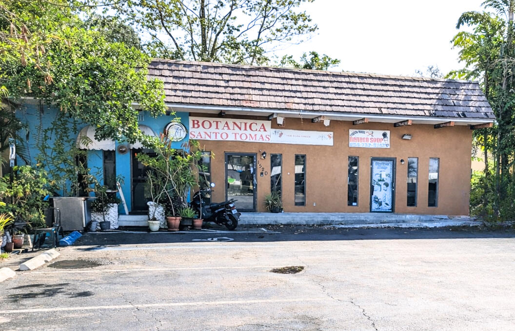 Wilton Drive Plaza